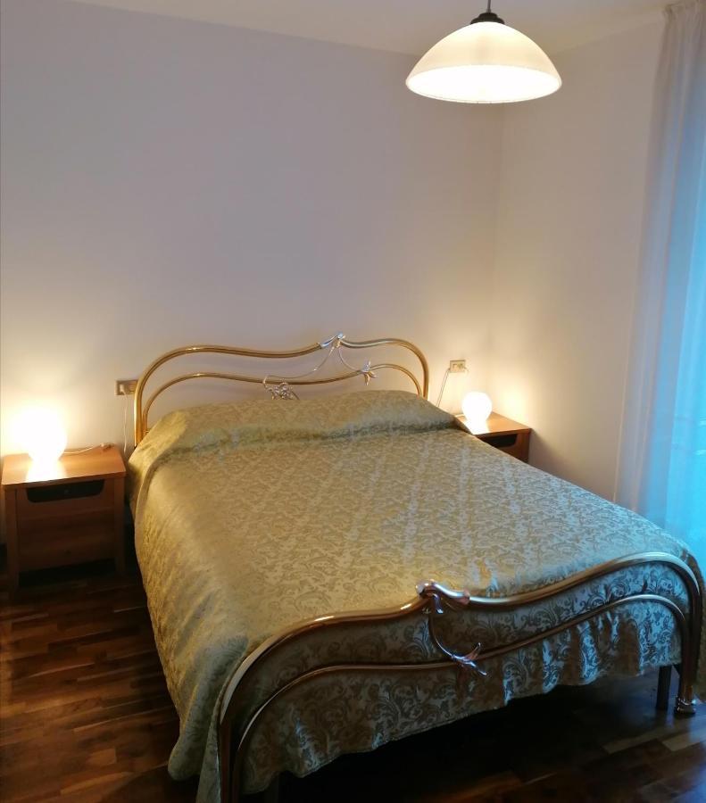 טיראנו Appartamento Incantevole Con Parcheggio Gratuito מראה חיצוני תמונה